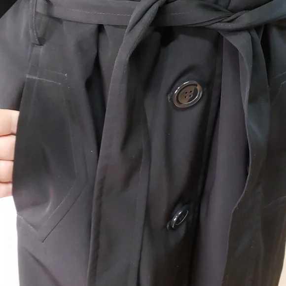 16P Fleet street black trench coat.  D34 - Picture 4 of 15